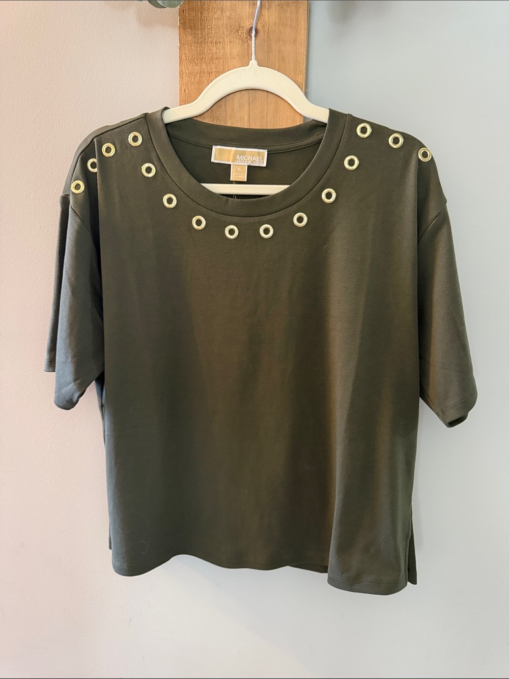 Michael Kors “Ivy”/Olive Green Short Sleeve Tee with Grommet Trim, M, NWTs